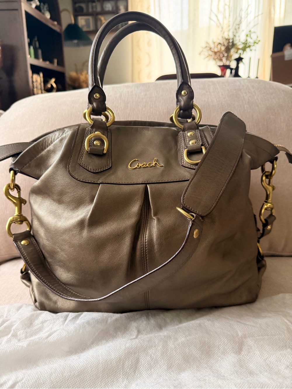 Coach Olive Green Leather Shoulder Satchel with Gold Hardware